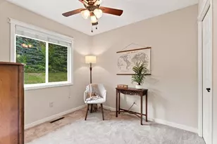 970 Pontiac Ln, Chanhassen, MN 55317 - Photo 11