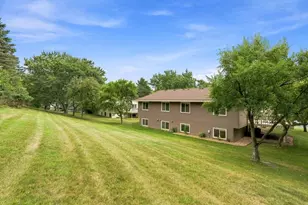970 Pontiac Ln, Chanhassen, MN 55317 - Photo 25