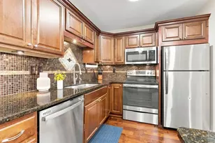 970 Pontiac Ln, Chanhassen, MN 55317 - Photo 1