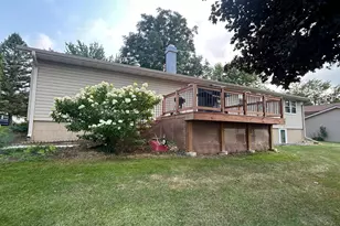 962 Miles Dr, Worthington, MN 56187 - Photo 5