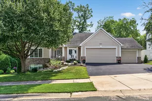 506 Hawthorne Woods Dr, Eagan, MN 55123 - Photo 1