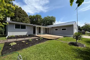 199 Hillwood Dr, Lake City, MN 55041 - Photo 1