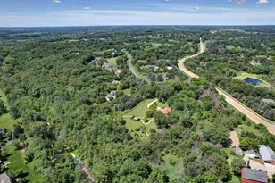 185 Pioneer Trail, Chanhassen, MN 55317 - Photo 5