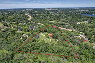 185 Pioneer Trl, Chanhassen, MN 55317 - Photo 3