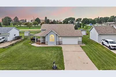 908 W 1st Street, West Concord, MN 55985 - Photo 1