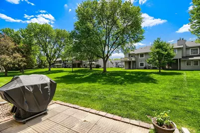 8862 Cottonwood Lane N, Maple Grove, MN 55369 - Photo 17