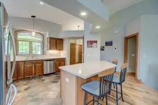 4610 Dallas Ln N, Plymouth, MN 55446 - Photo 9