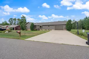 509 16th Ave W, Eveleth, MN 55734 - Photo 1