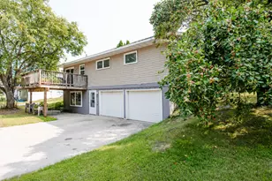 1213 Riverside Dr, Detroit Lakes, MN 56501 - Photo 3