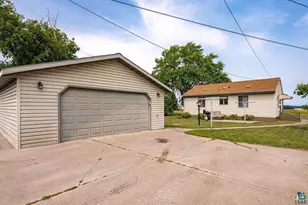 1724 E 3rd St, Superior, WI 54880 - Photo 3