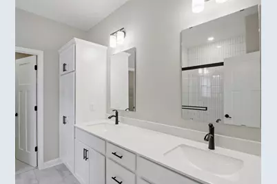 5200 Long Pointe Bay, Woodbury, MN 55129 - Photo 9