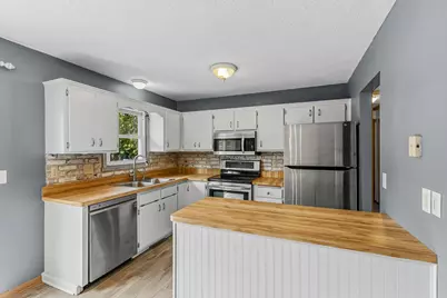 406 Schilling Circle NW, Forest Lake, MN 55025 - Photo 7