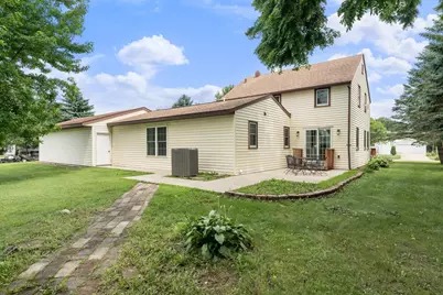 2209 6th Street NW, Austin, MN 55912 - Photo 5