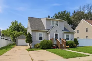 1103 8th St NW, Austin, MN 55912 - Photo 1