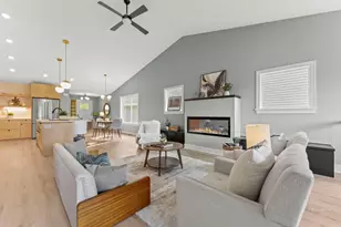 257 McCarrons Pl W, Roseville, MN 55113 - Photo 5