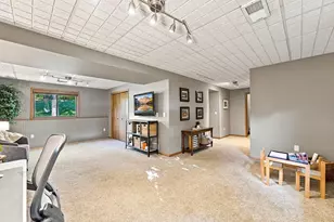19002 Barrington Dr, Eden Prairie, MN 55346 - Photo 15