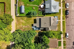 106 Lark St, Sandstone, MN 55072 - Photo 3