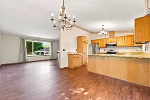 7470 Upper 26th St N, Oakdale, MN 55128 - Photo 9