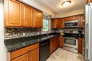 2509 W 140th St, Burnsville, MN 55337 - Photo 9