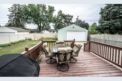 214 Poplar Street E, South Saint Paul, MN 55075 - Photo 7
