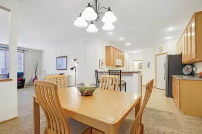 10881 Oak Grove Circle #B, Woodbury, MN 55129 - Photo 11