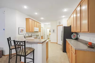 10881 Oak Grove Circle #B, Woodbury, MN 55129 - Photo 19