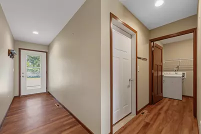 611 Mari Dean Boulevard #6, Lake Crystal, MN 56055 - Photo 5