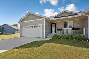 611 Mari Dean Blvd, Lake Crystal, MN 56055 - Photo 1