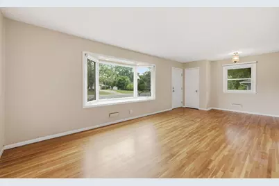 8354 Valentine Terrace, Bloomington, MN 55431 - Photo 5