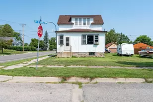 230 3rd St NW, Chisholm, MN 55719 - Photo 1