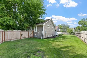 400 Decatur Ave N, Golden Valley, MN 55427 - Photo 9