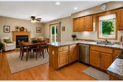 899 Wert Road, Hudson, WI 54016 - Photo 9