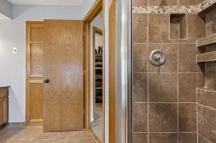 9136 Pinehurst Rd, Woodbury, MN 55125 - Photo 51