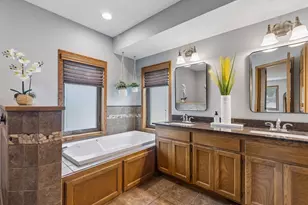 9136 Pinehurst Rd, Woodbury, MN 55125 - Photo 49