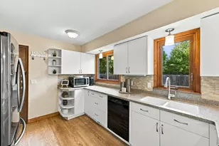 1325 Sumter Ave N, Golden Valley, MN 55427 - Photo 7