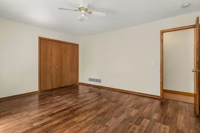 216 E 3rd Street, Chaska, MN 55318 - Photo 23