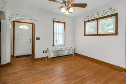 216 E 3rd Street, Chaska, MN 55318 - Photo 11