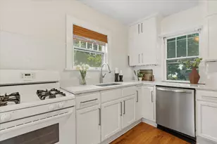 399 Curtice St E, Saint Paul, MN 55107 - Photo 3