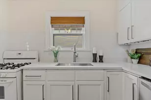 399 Curtice St E, Saint Paul, MN 55107 - Photo 5