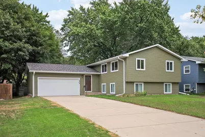 5616 Perry Avenue N, Crystal, MN 55429 - Photo 1