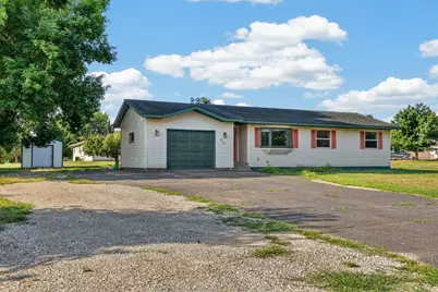 515 SW 9th Street SW, Braham, MN 55006 - Photo 3