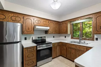 135 Pleasant Lane E, Excelsior, MN 55331 - Photo 11