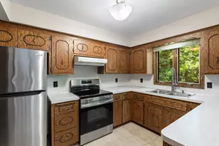 135 Pleasant Ln E, Excelsior, MN 55331 - Photo 11