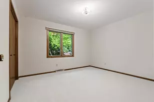 135 Pleasant Ln E, Excelsior, MN 55331 - Photo 21