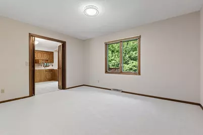 135 Pleasant Lane E, Excelsior, MN 55331 - Photo 15