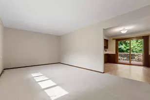 135 Pleasant Ln E, Excelsior, MN 55331 - Photo 7