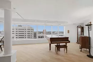 168 6th St E, Saint Paul, MN 55101 - Photo 1