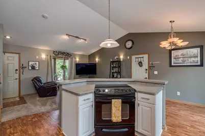 1114 Engesser Lane, Saint Peter, MN 56082 - Photo 11