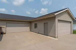 1114 Engesser Ln, Saint Peter, MN 56082 - Photo 31