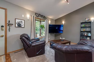 1114 Engesser Lane, Saint Peter, MN 56082 - Photo 3
